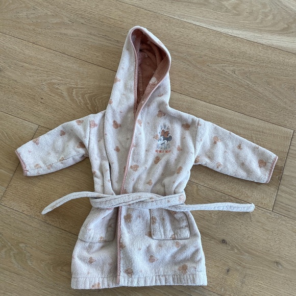 Minnie Mouse dressing gown - Picture 1 of 5